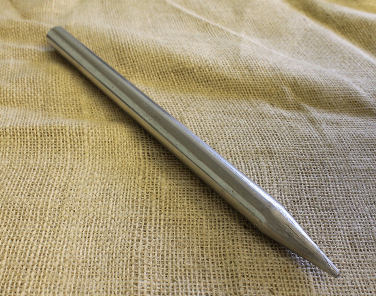A long aluminium anchor tube