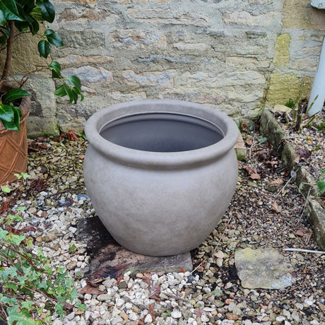 besula weathered terracotta planter