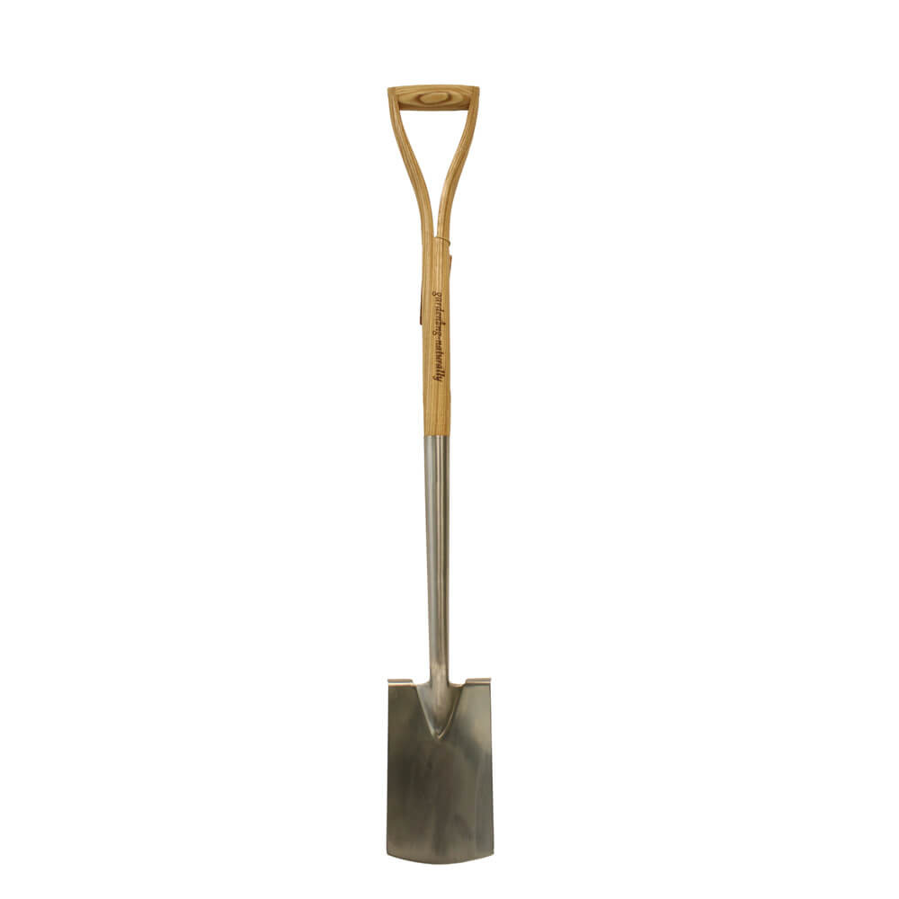 garden border spade with wooden handle