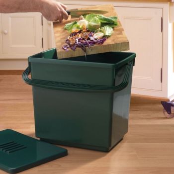 A green kitchen compost caddy jumbo size