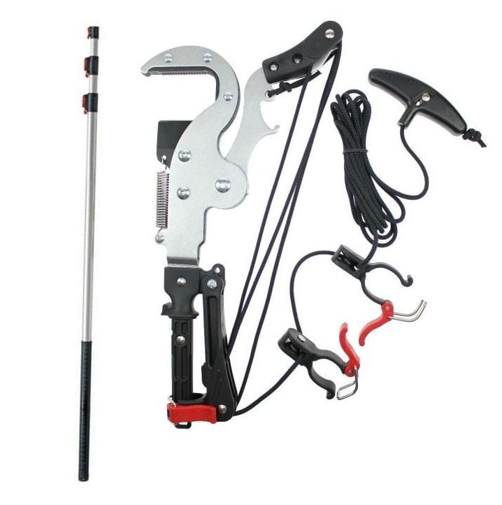 A tree pruning set consisting of a telescopic pole