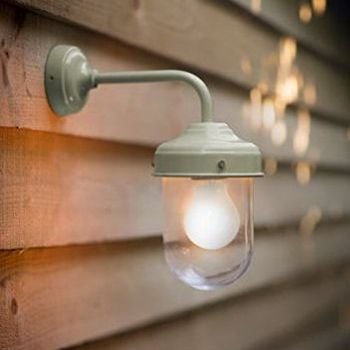 Retro garden light