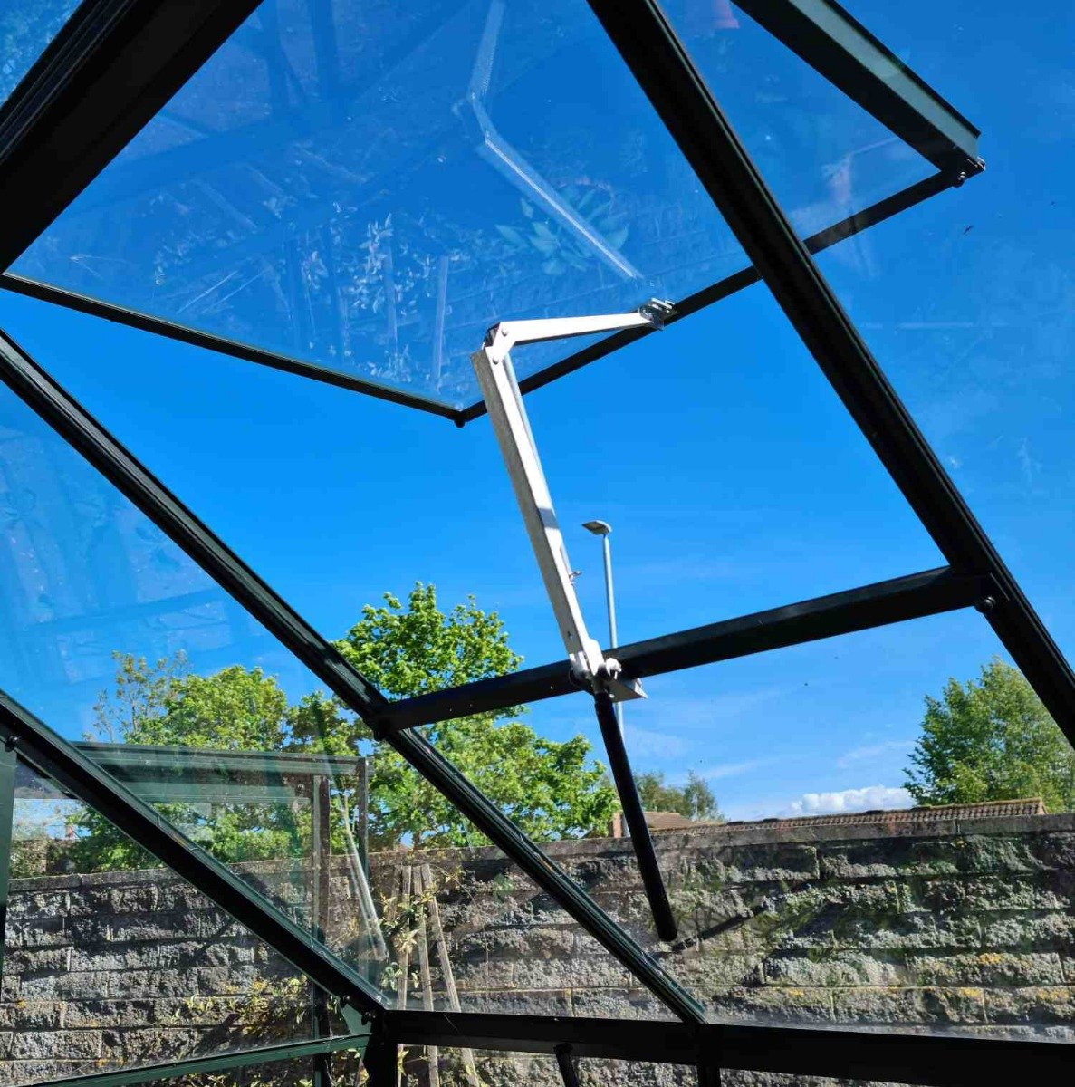 Automatic Greenhouse Vent Opener Solar Powered