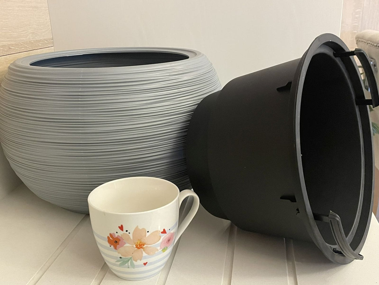Round Plant Pot White and Grey Fora