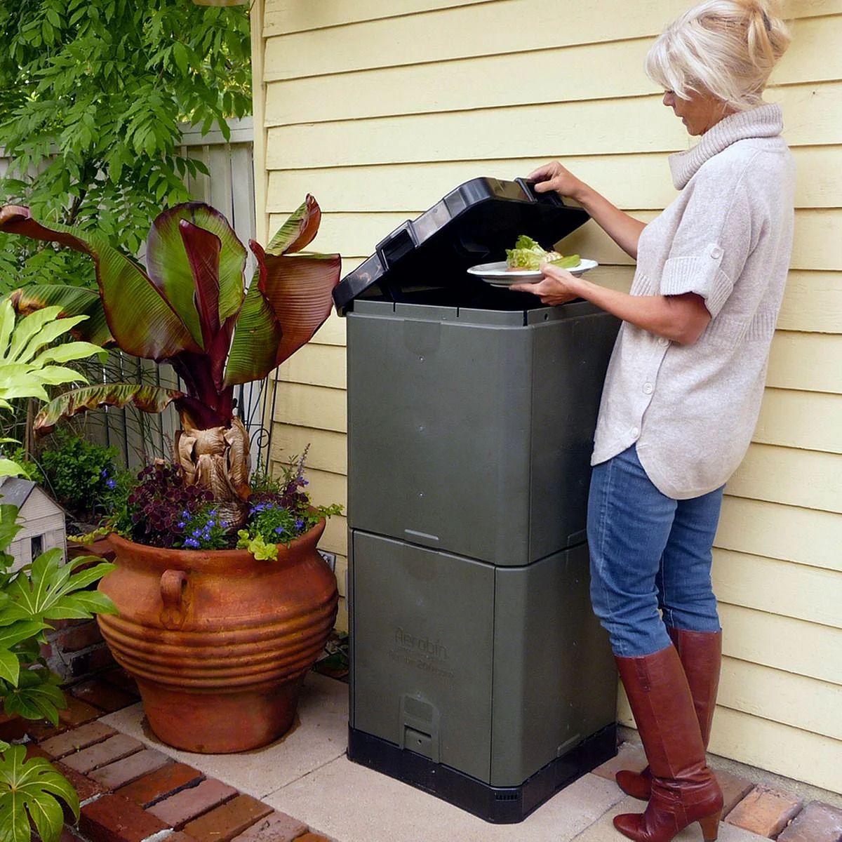 Hot Composter in Grey with Leachate Hose 200L - Aerobin