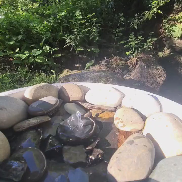 hydria pebbles black fountain