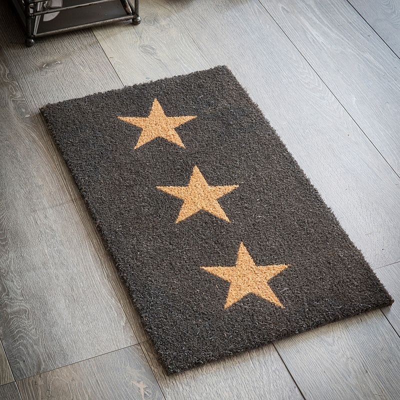 one single doormat with stars on