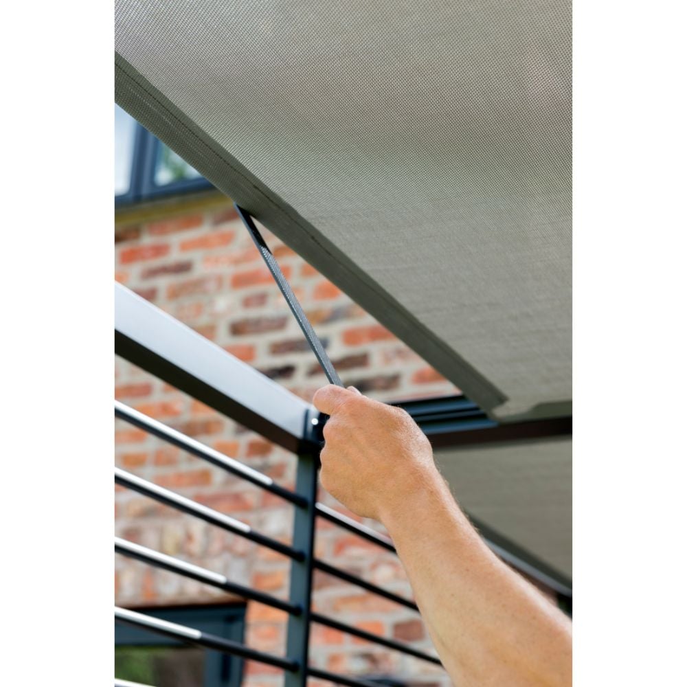 Sliding roof of gazebo