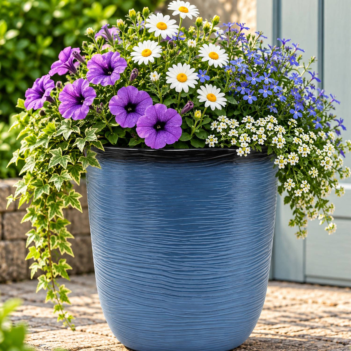 Blue round pit with flowers