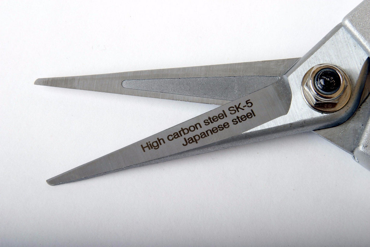 compact snips close up of blades