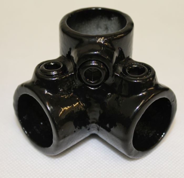 A black metal corner connector for fruit cages, with multiple tube connections.