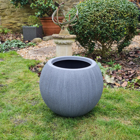 ridged ball stone planter