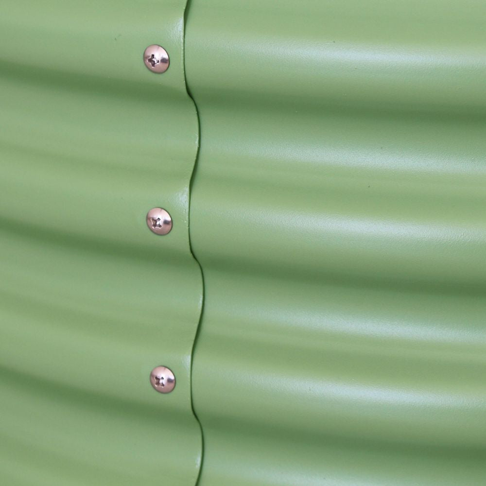 close up on the vegtrug raised bed