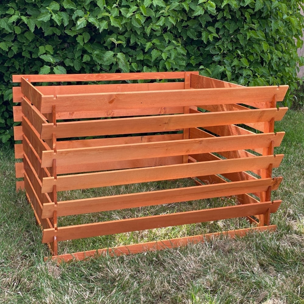 Wooden composter bin