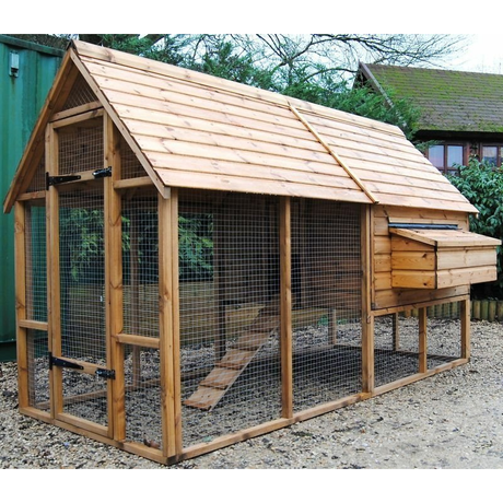 side view woodlands walk in poultry house with large chicken run